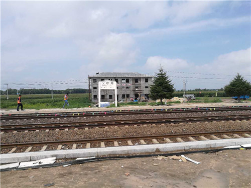 �����½���̖��